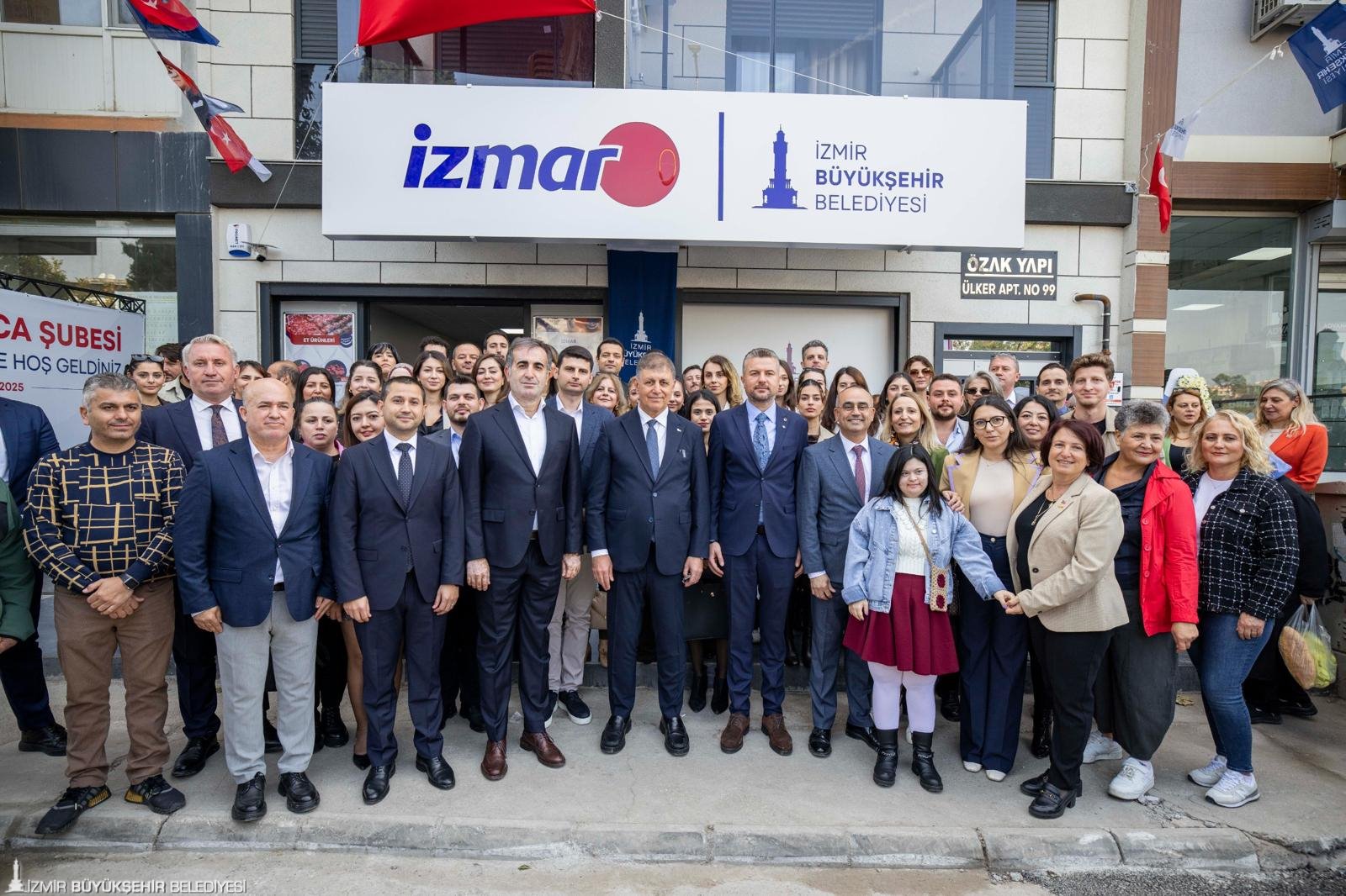 İzmir Büyükşehir Belediyesi’nin tanzim satış mağazası İZMAR, Buca’da iki yeni