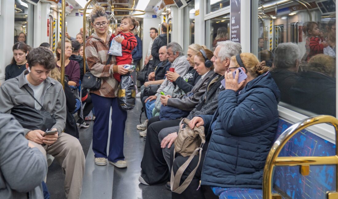 İzmir Büyükşehir Belediyesi, İzmir Metrosu’nda kesintisiz iletişim dönemini başlattı. Metroyu