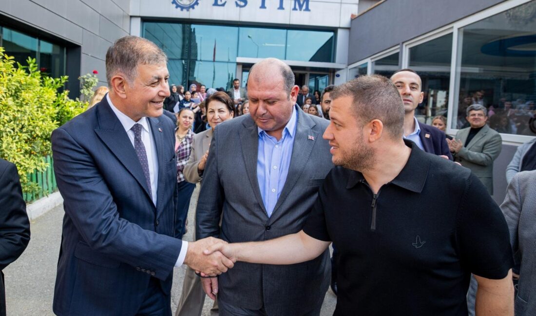 İzmir Büyükşehir Belediye Başkanı Dr. Cemil Tugay, Menderes Kısıkköy Mobilya