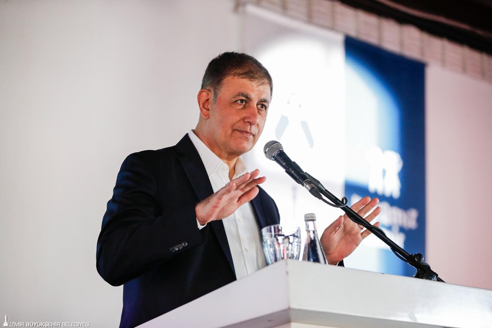 Başkan Tugay’dan TCDD’ye İZBAN çıkışı: “Ray kirasını kaldırın, 90 dakika