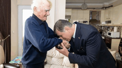 İzmir Büyükşehir Belediye Başkanı Dr. Cemil Tugay, 24 Kasım Öğretmenler