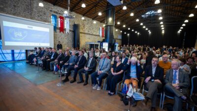 İzmir Büyükşehir Belediye Başkanı ve İzmir Vakfı Yönetim Kurulu Başkanı