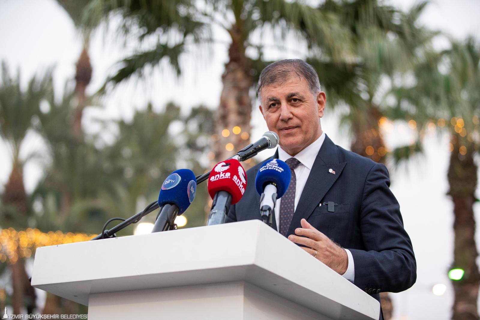 Başkan Tugay: Korkmayın yalnız değilsiniz
