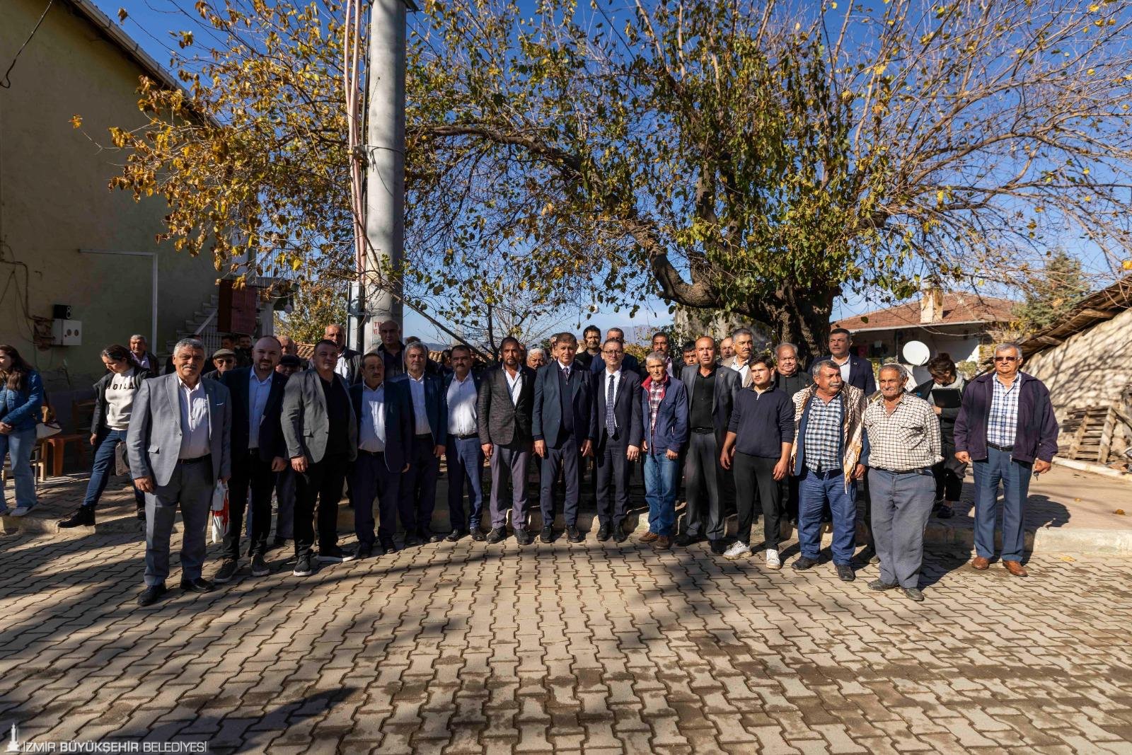İzmir Büyükşehir Belediye Başkanı Dr. Cemil Tugay Beydağ’daki köyleri ziyaret