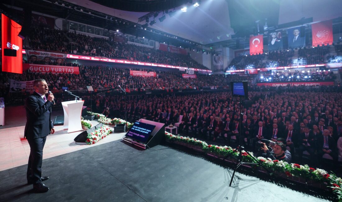 CHP’nin 39’uncu Kurultayı’na katılan İzmir Büyükşehir Belediye Başkanı Cemil Tugay