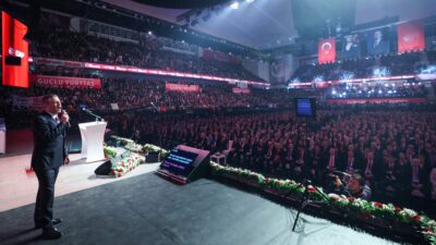 CHP’nin 39’uncu Kurultayı’na katılan İzmir Büyükşehir Belediye Başkanı Cemil Tugay