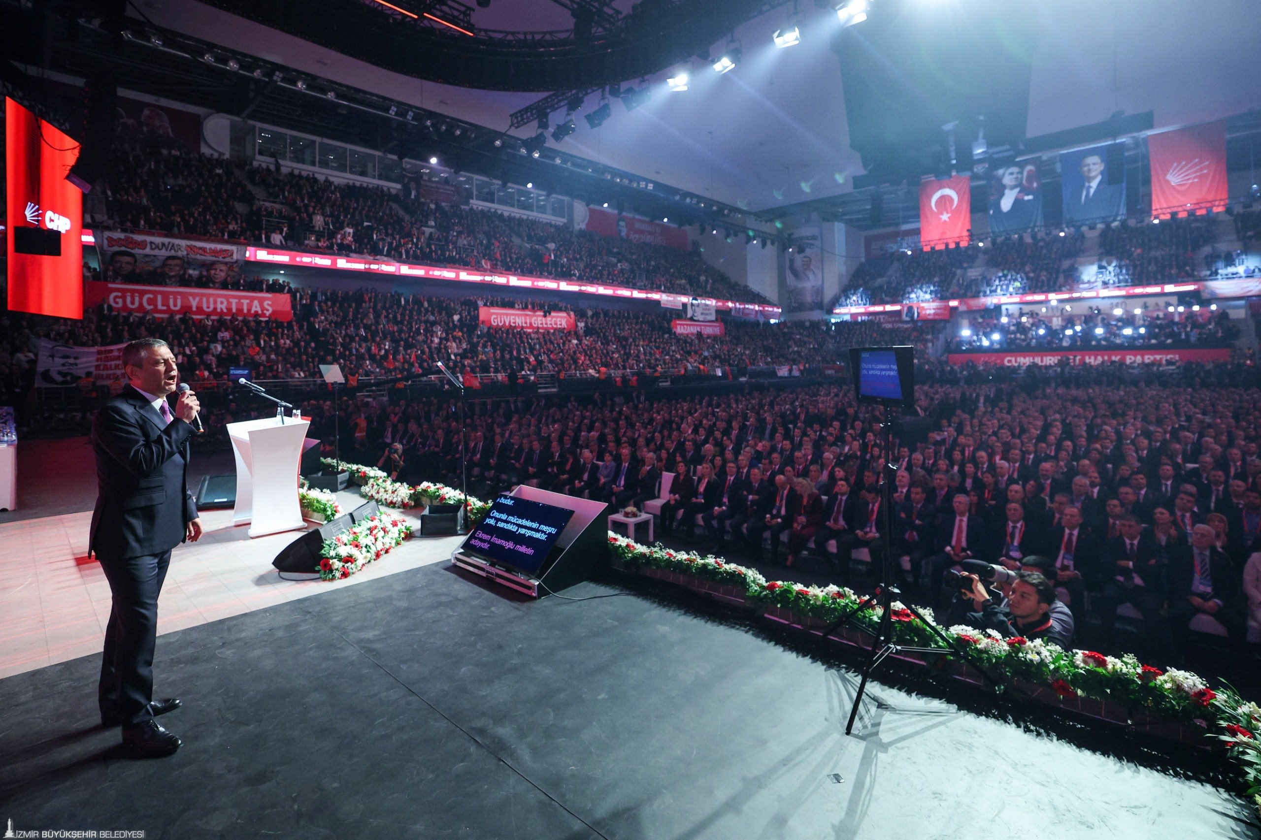 CHP’nin 39’uncu Kurultayı’na katılan İzmir Büyükşehir Belediye Başkanı Cemil Tugay