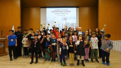 Karabağlar Belediyesi, 24 Kasım Öğretmenler Günü etkinlikleri kapsamında Başöğretmen Atatürk