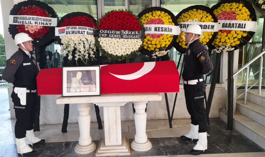 Bodur için Karşıyaka Beşikçioğlu Camisinde "Devlet Töreni" düzenlendi.