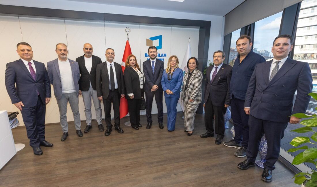 İzmir Gazeteciler Cemiyeti Başkanı Dilek Gappi; İzmir’de kurumdan resmi ilan