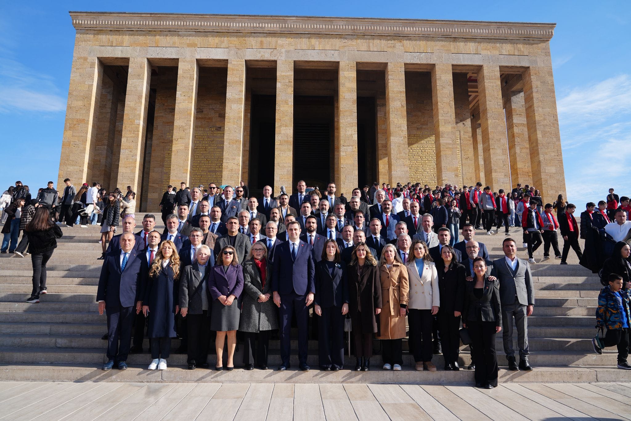 İzmir İl Başkanı Çağatay Güç İl yönetimi, ilçe ve belediye