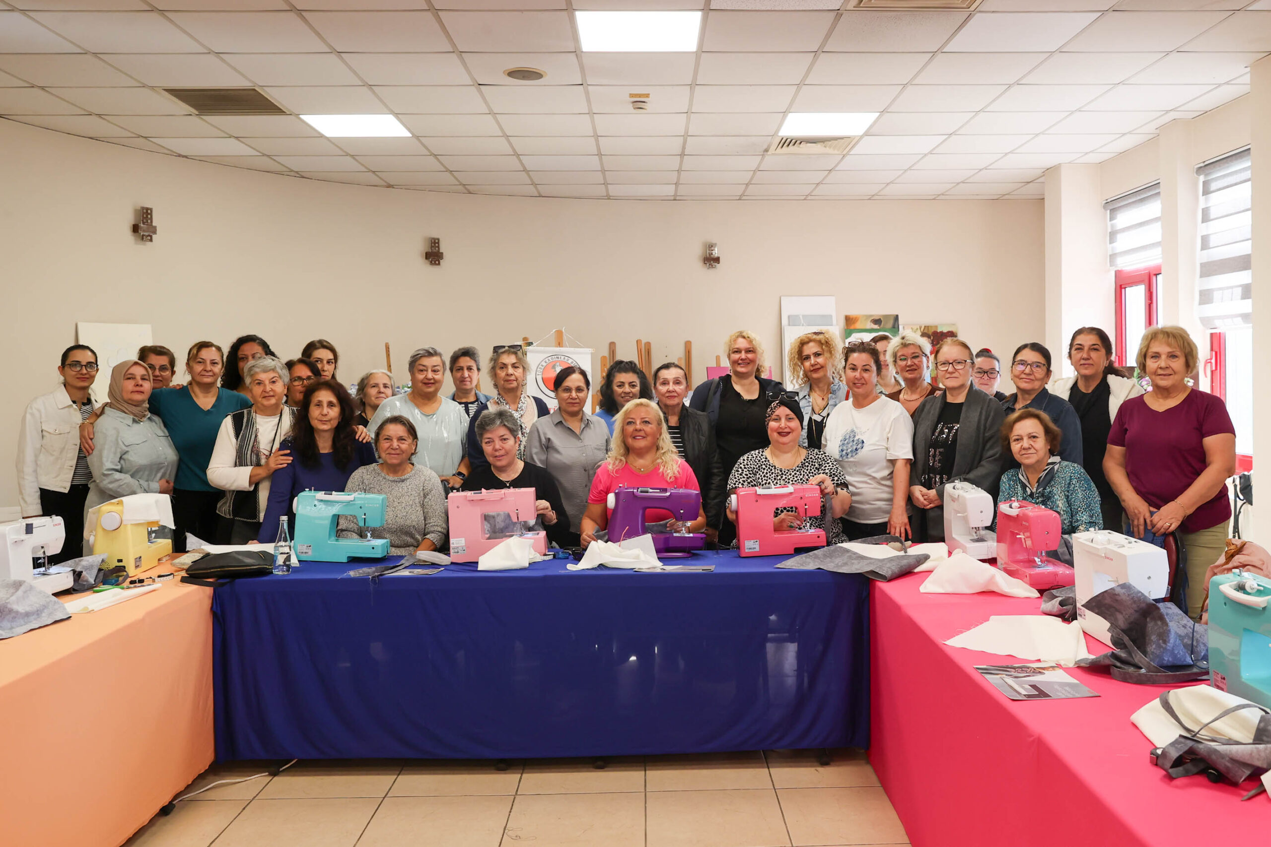 Bucalı kadınların emeği öğrencilere burs oldu