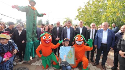 Menderes Belediyesi Geleneksel Mandalina Festivali 14-15-16 Kasım tarihlerinde
gerçekleşecek.