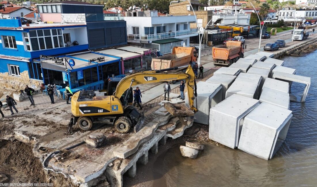 İZSU’nun Yeni Foça’da Şavklı Deresi çıkışında tarihi köprüyü koruyarak yaptığı
