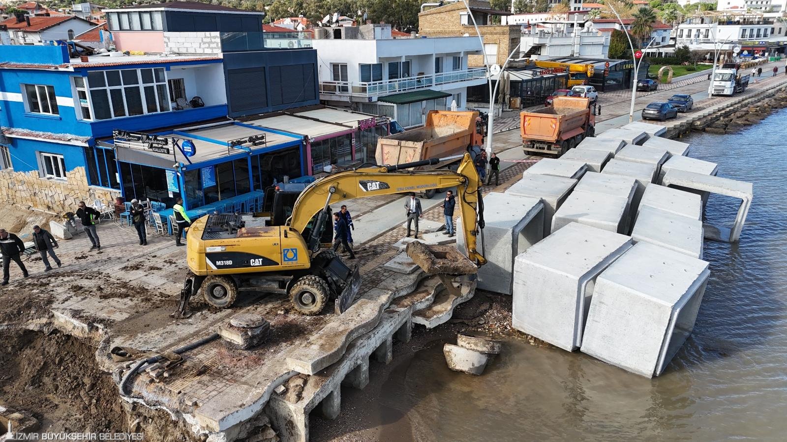 İZSU’nun Yeni Foça’da Şavklı Deresi çıkışında tarihi köprüyü koruyarak yaptığı