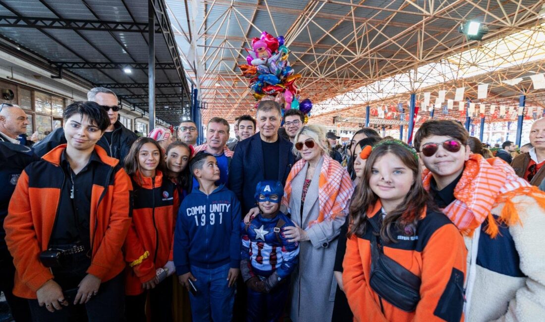 İzmir’in Seferihisar ilçesinde bu yıl 25’incisi düzenlenen Mandalina Şenliği, hem