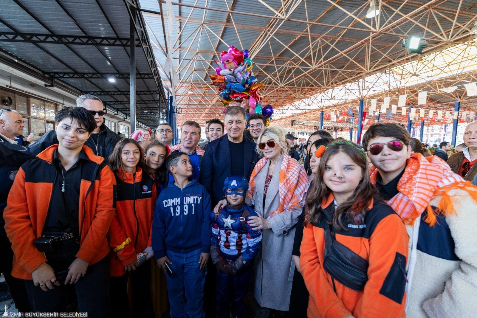 İzmir’in Seferihisar ilçesinde bu yıl 25’incisi düzenlenen Mandalina Şenliği, hem