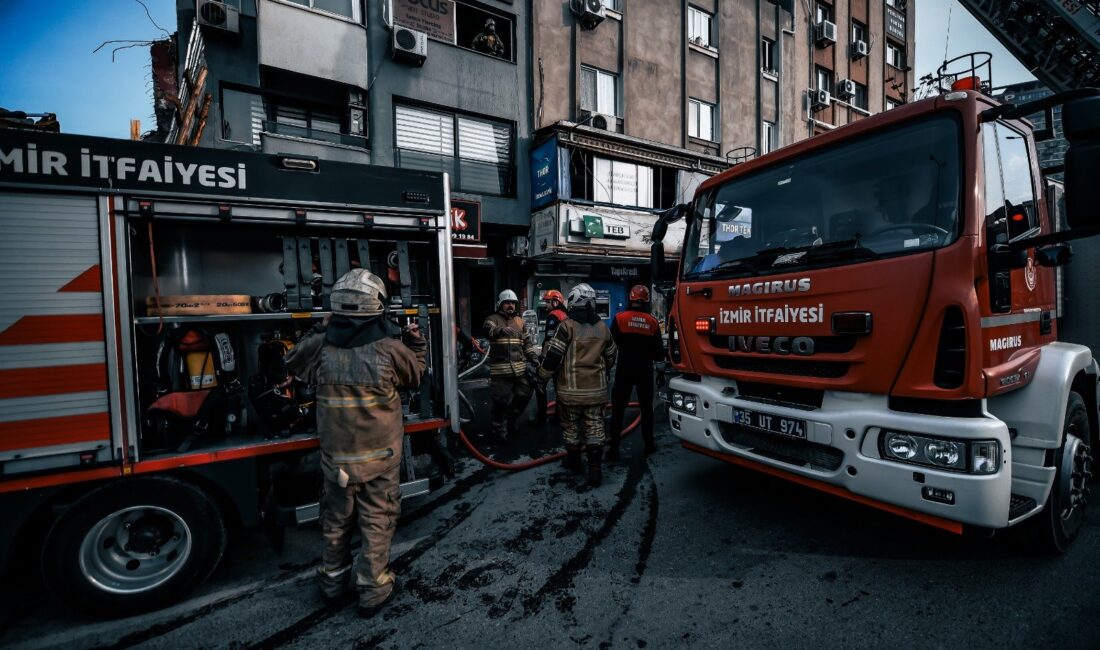 İş hanını alevler sardı, itfaiye 12 kişiyi kurtardı
