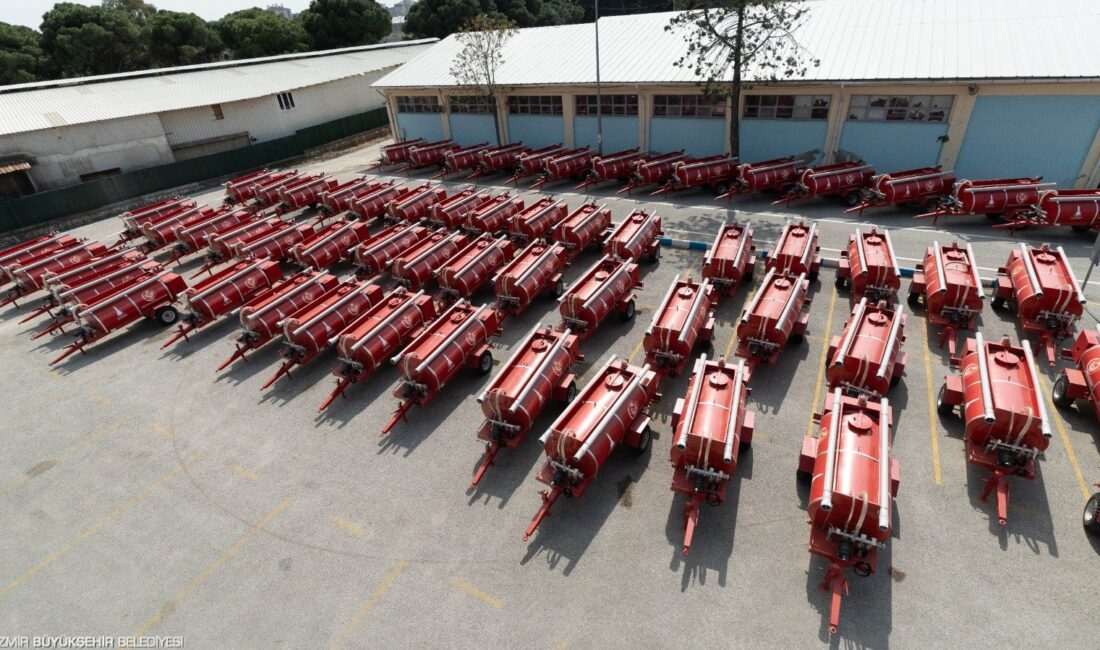 İzmir Büyükşehir Belediyesi’nin yangın riski yüksek bölgelerde bulunan muhtarlıklara dağıttığı