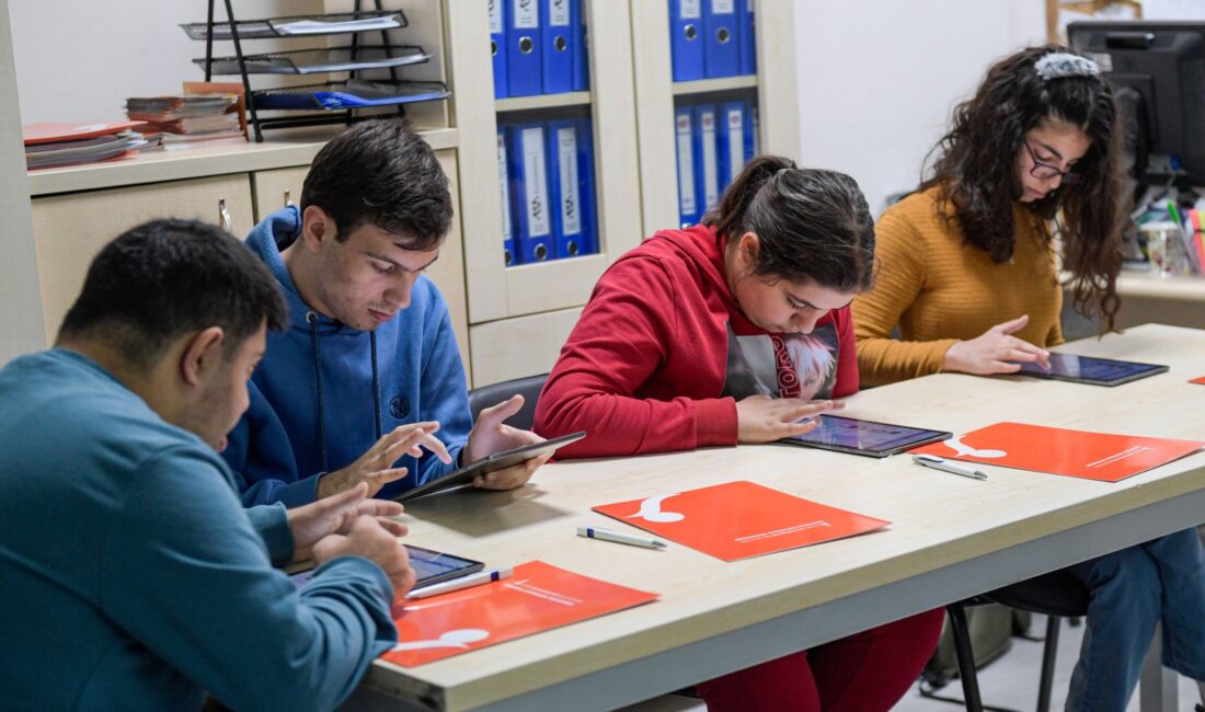 İzmir Büyükşehir Belediyesi, engellilerin istihdam edilmesi ve iş sürecinde iş