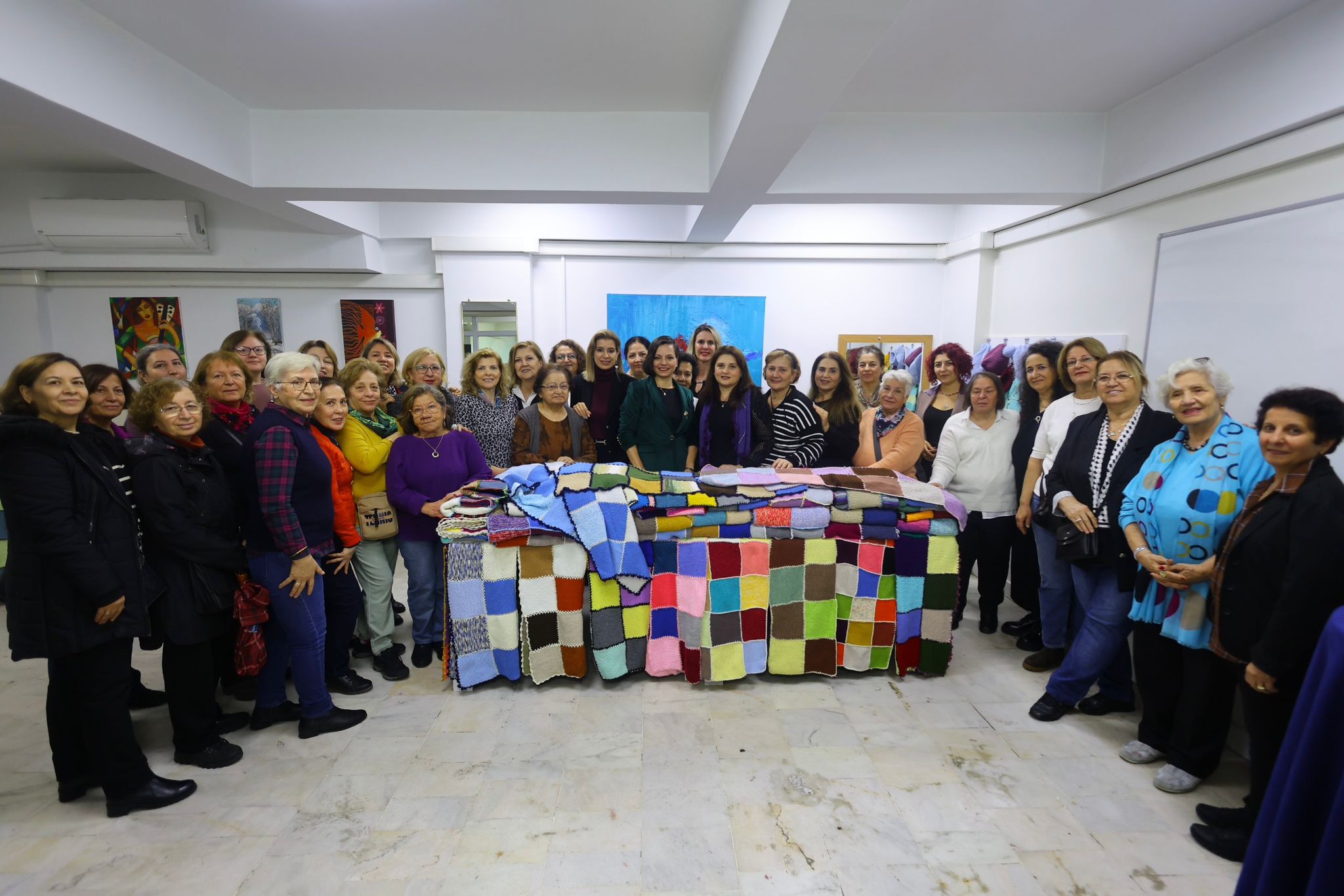 Karabağlar Belediyesi Nokta İleri Yaş Alma Merkezi’nde, Atatürk Lisesi Bilinçli