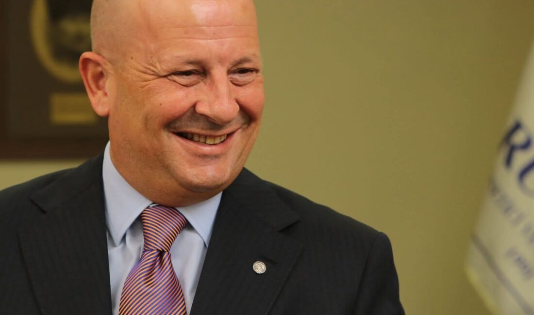 Yıllar önce bir yazı yazmıştım. Adını da koymuştum: “CHP’de Vefa