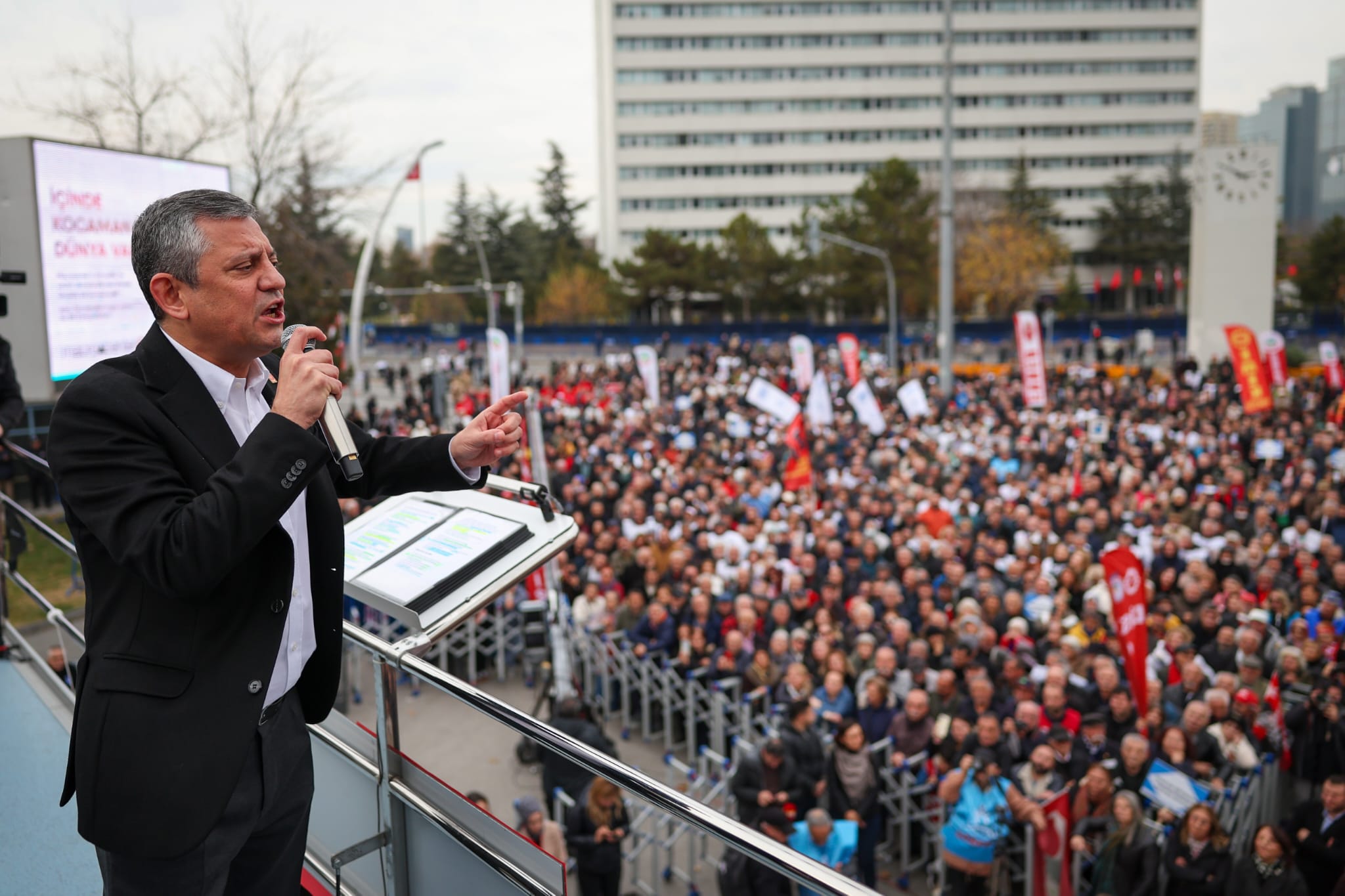 Cumhuriyet Halk Partisi Genel Başkanı Özgür Özel, Ankara Tandoğan Meydanı’nda