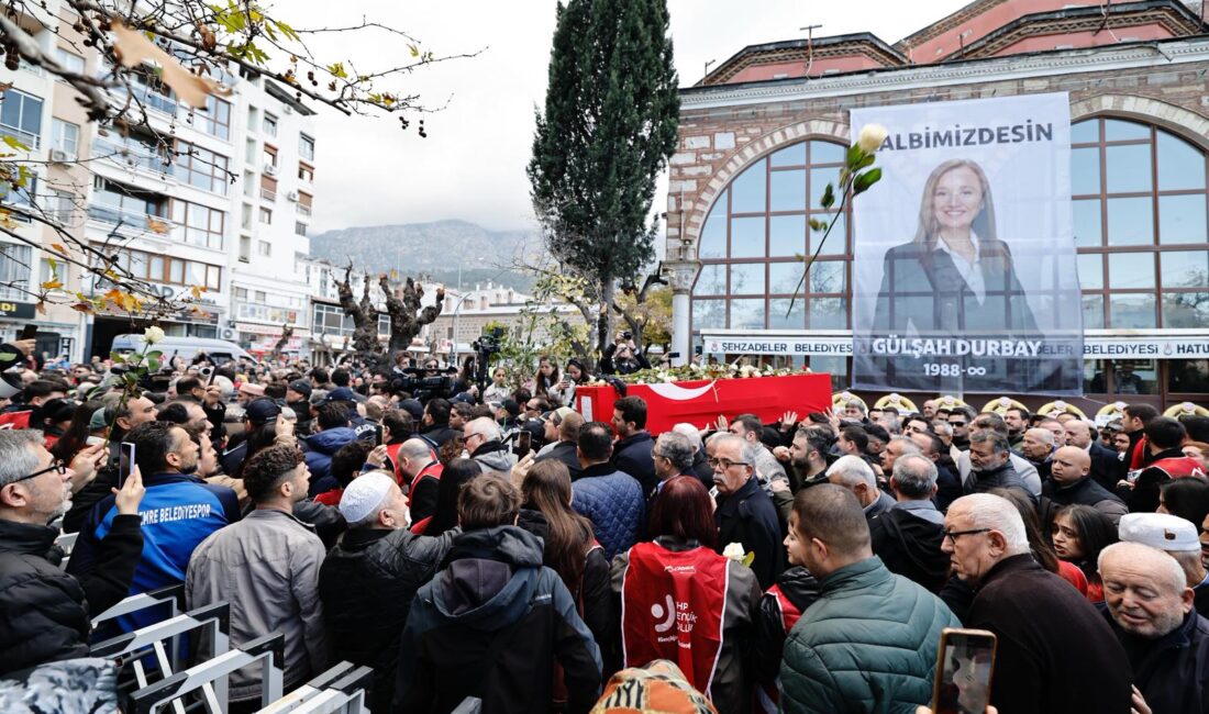 HABER/Sait TEMUR Şehzadeler Belediye Başkanı Gülşah Durbay, Manisa Cumhuriyet Meydanı’nda