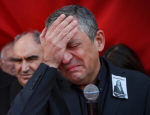 Önceki dönem İzmir Gazeteciler Cemiyeti Başkanı ve önceki dönem İzmir