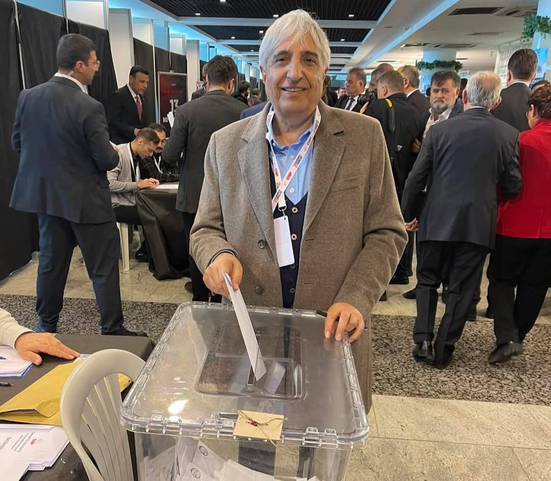 Cumhuriyet Halk Partisi eski Parti Meclisi üyesi, İstanbul siyasetinin saygın