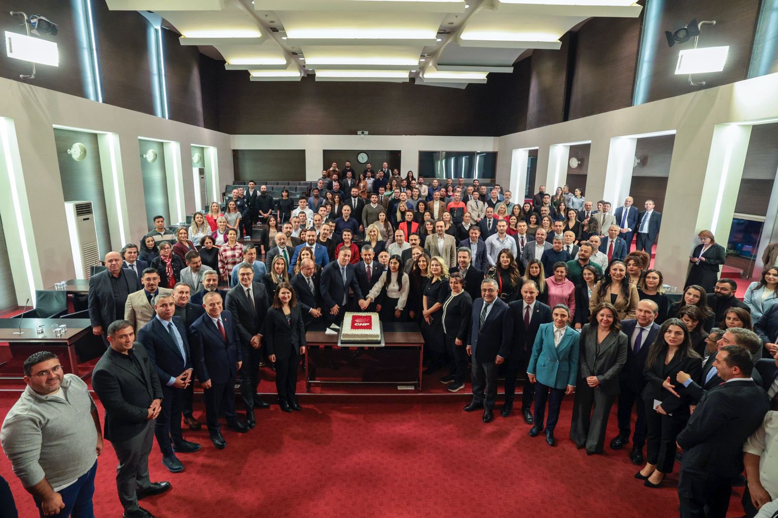 HABER/Sait TEMUR Cumhuriyet Halk Partisi Genel Başkanı Özgür Özel, yeni