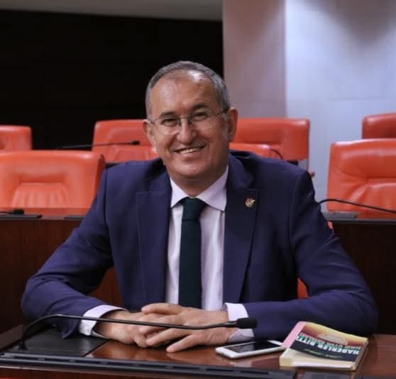 Atila Sertel yazar fotoğrafı