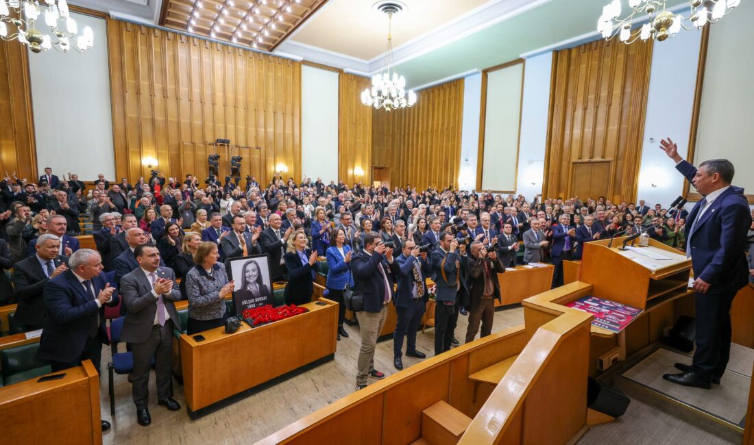 Cumhuriyet Halk Partisi Genel Başkanı Özgür Özel, partisinin TBMM Grup