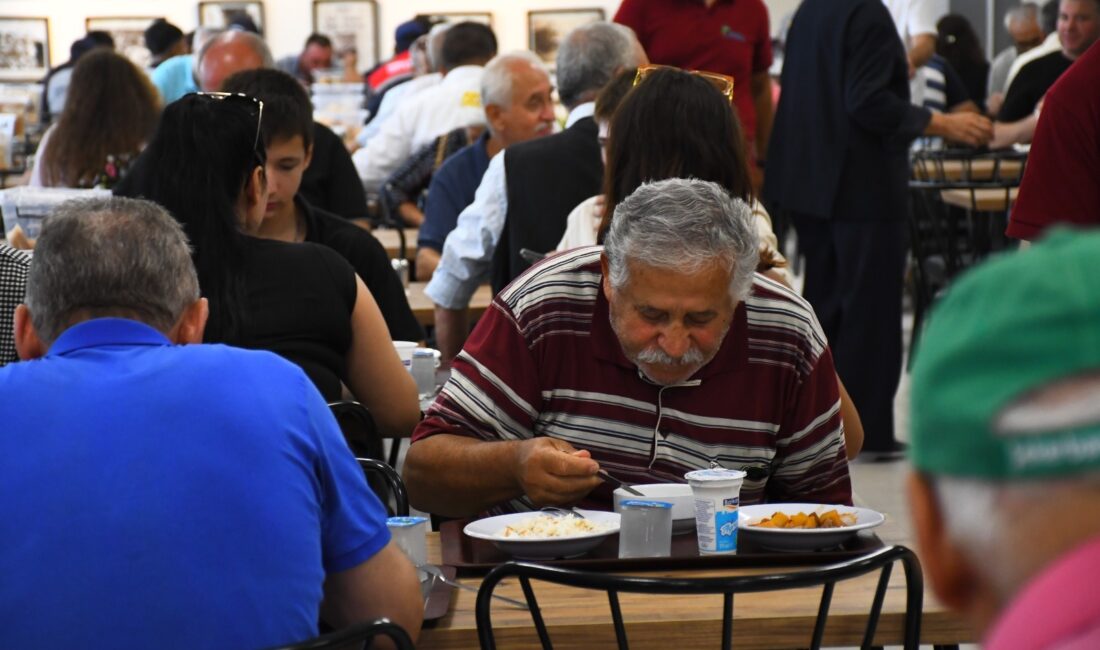 Artan gıda fiyatlarıyla birlikte dışarıda yemek yemenin lüks hale geldiği