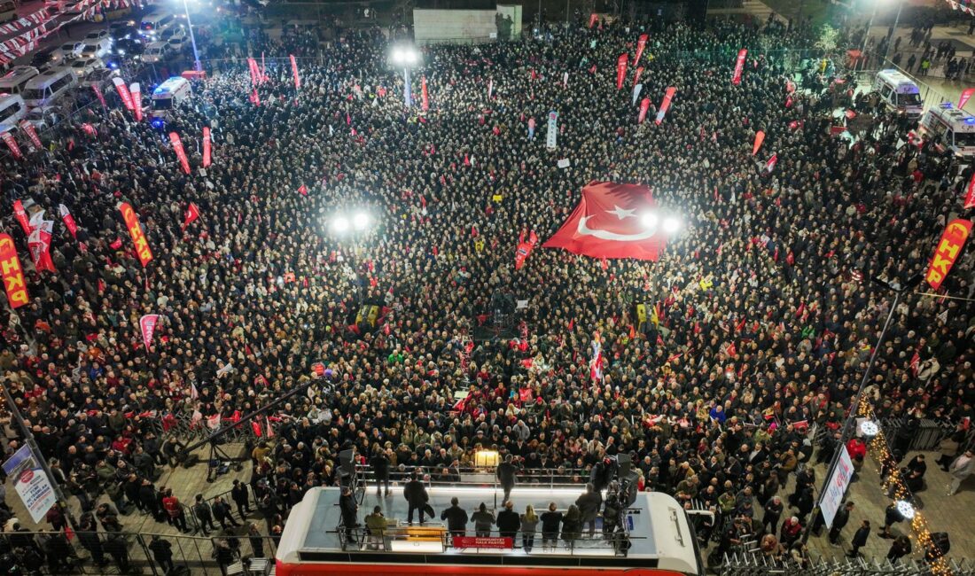 Cumhuriyet Halk Partisi Genel Başkanı Özgür Özel, İstanbul’un Bağcılar ilçesinde