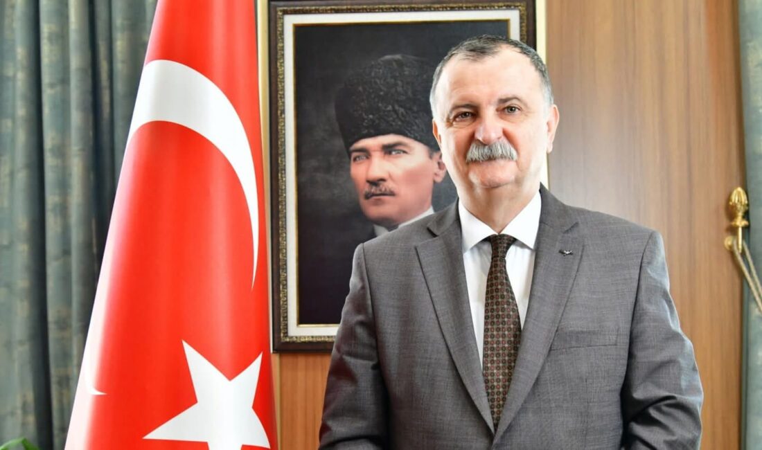 HABER/Sait TEMUR Yunusemre Belediye Başkanı Semih Balaban, yeni yıl nedeniyle