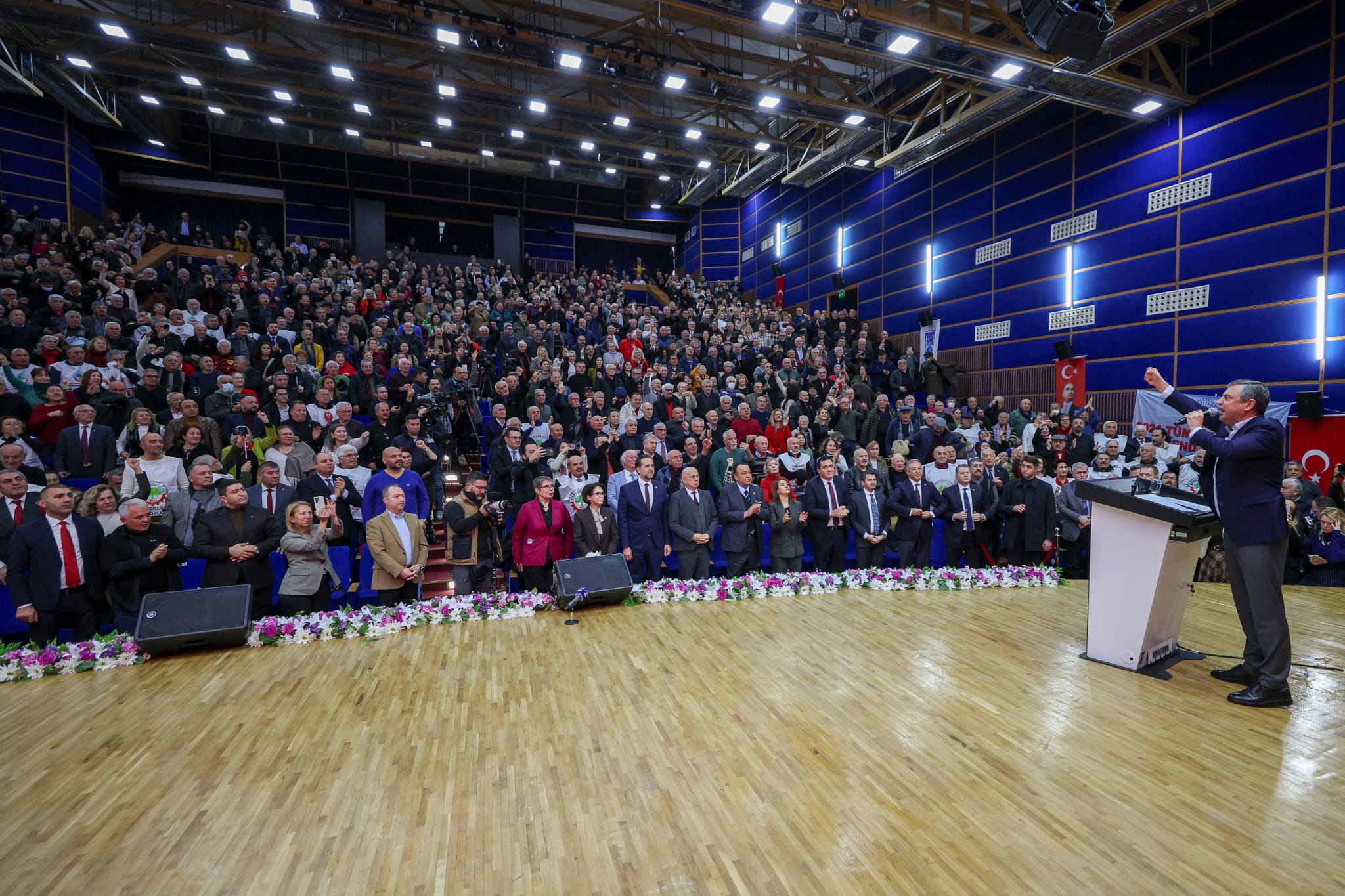 CHP Lideri Özgür ÖZEL : “EMEKLİNİN YOKSULLUĞA, SEFALET ÜCRETİNE, BU
