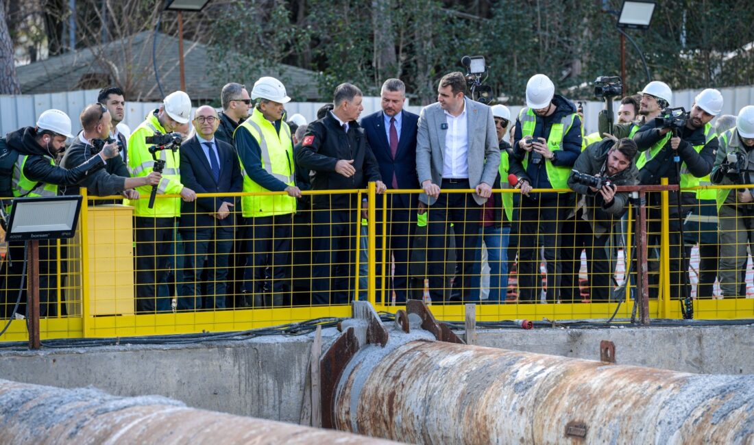 İzmir Büyükşehir Belediyesi’nin kendi kaynaklarıyla yapımını sürdürdüğü, 765 milyon Euro