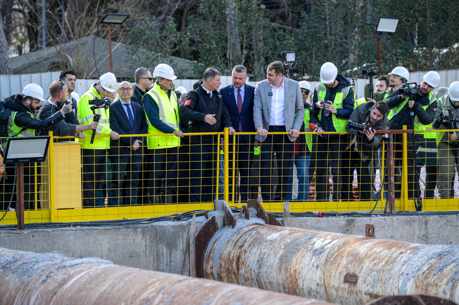 İzmir Büyükşehir Belediyesi’nin kendi kaynaklarıyla yapımını sürdürdüğü, 765 milyon Euro