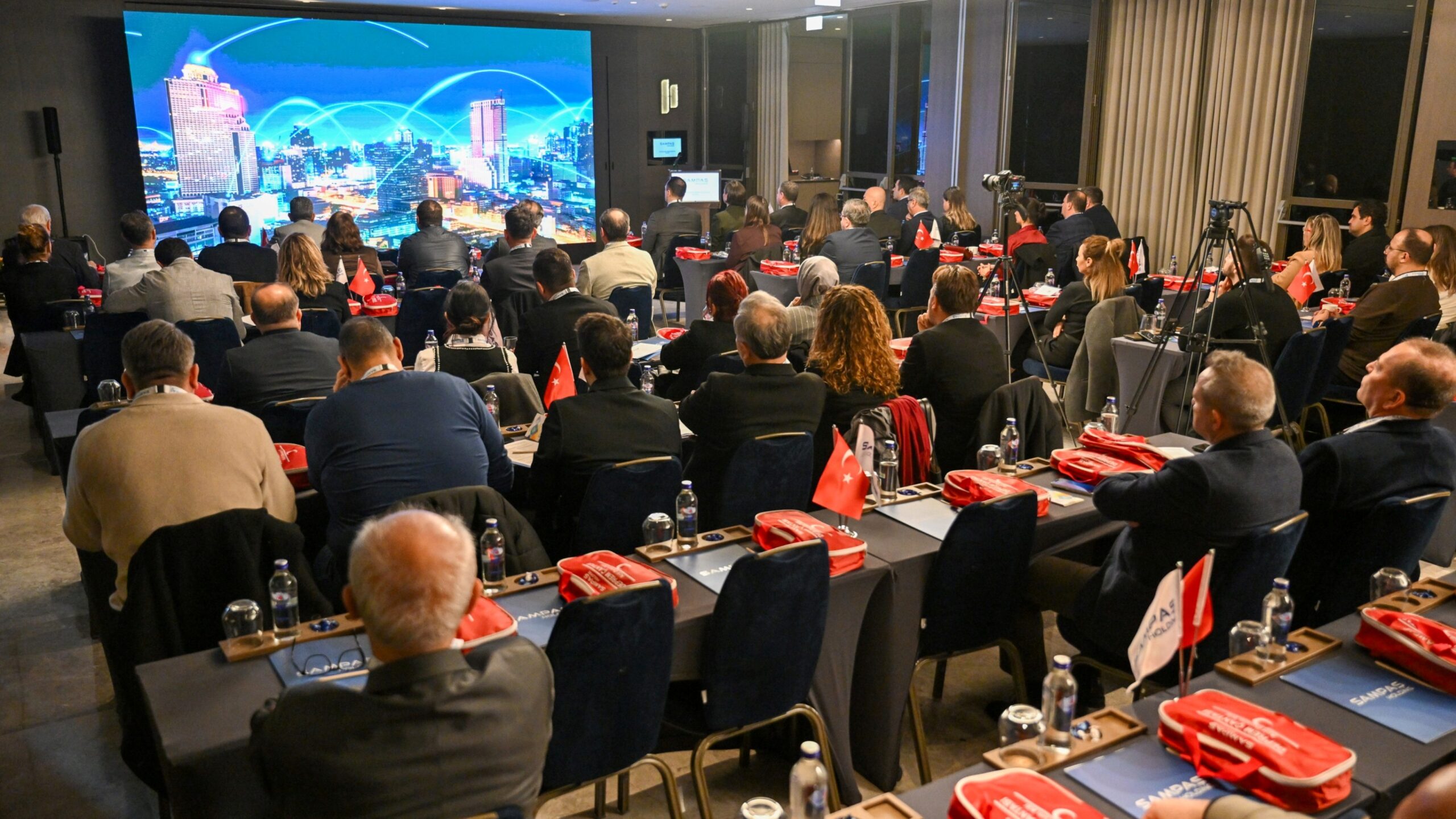 Afete Karşı Dirençli Kentler Paneli’nde dijital dönüşüm vizyonunu anlattı

