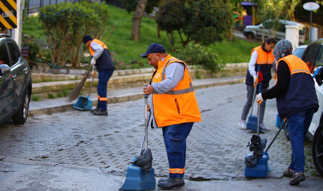 Karabağlar Belediyesi, ilçeyi daha temiz ve sağlıklı hale getirmek amacıyla