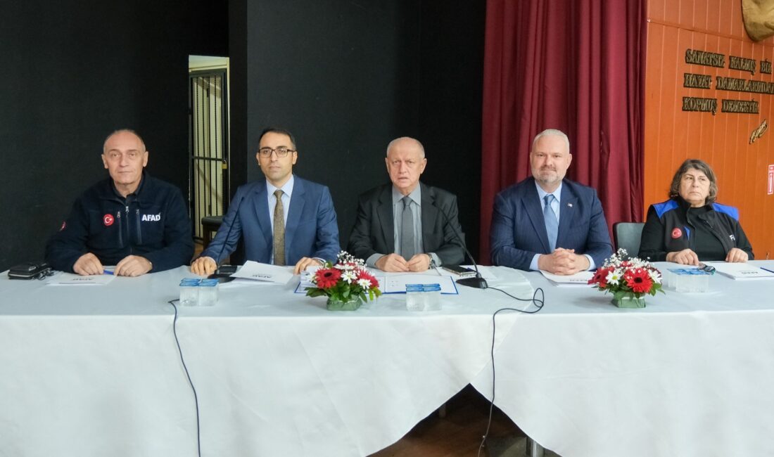 Menemen'in olası afetlere karşı hazır olması için ilçedeki kamu kuruluşları