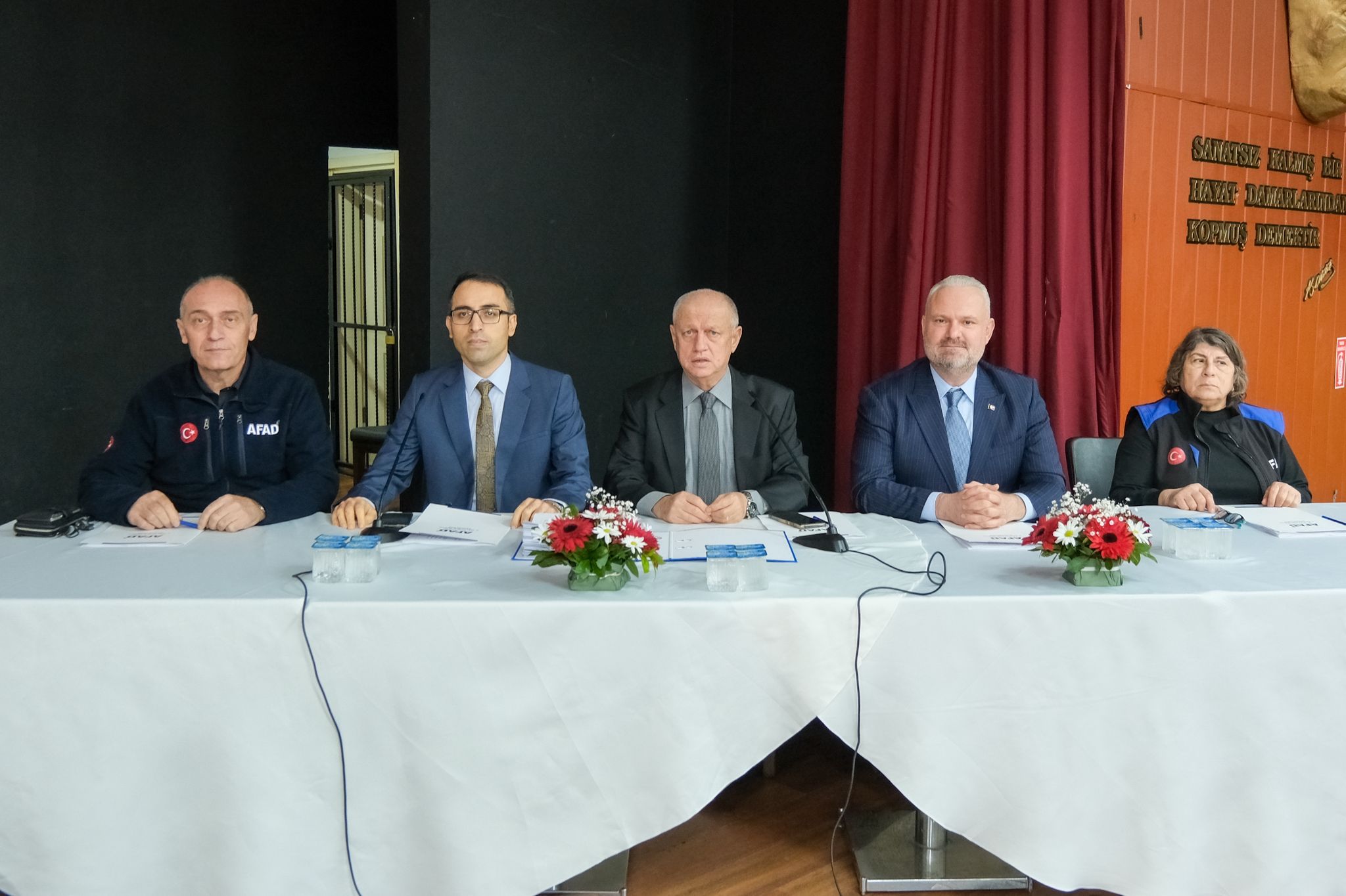 Menemen'in olası afetlere karşı hazır olması için ilçedeki kamu kuruluşları