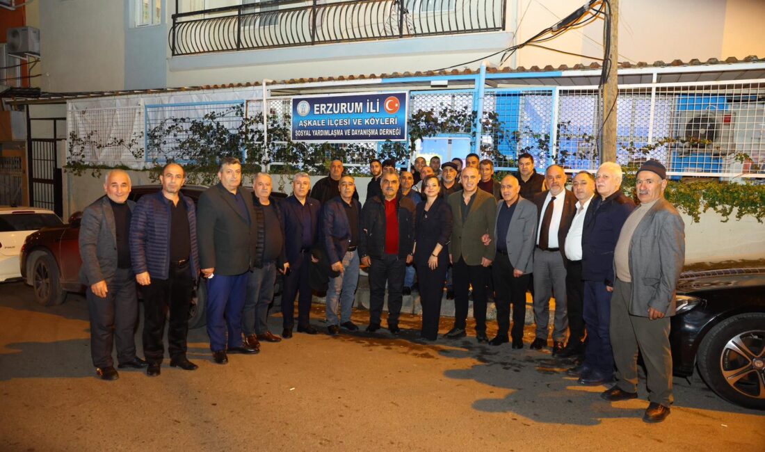 Karabağlar Belediyesi, Ramazan ayı boyunca teravih namazı sonrası vatandaşlara şerbet