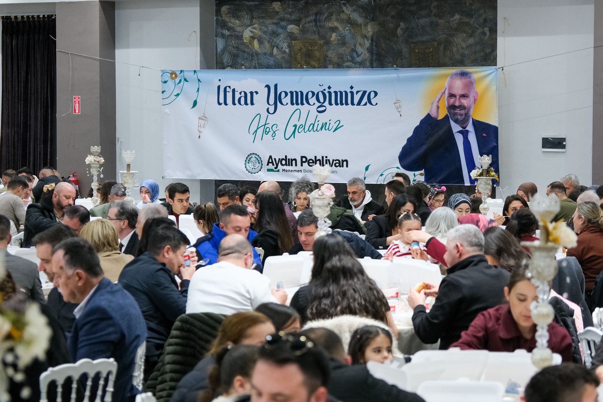 Menemen Belediye Başkanı Aydın Pehlivan, Ramazan Ayı iftar programlarında Menemenlilerle