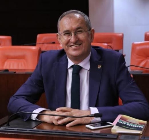 Atila Sertel yazar fotoğrafı