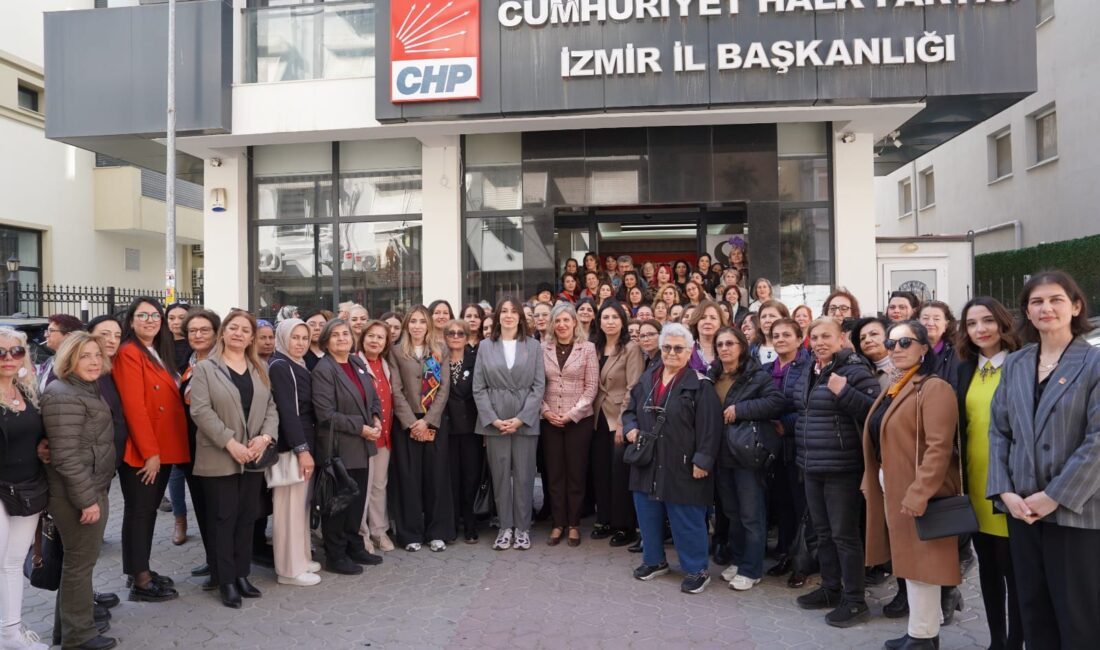 HABER/Sait TEMURCumhuriyet Halk Partisi İzmir İl Kadın Kollarının 8 Mart