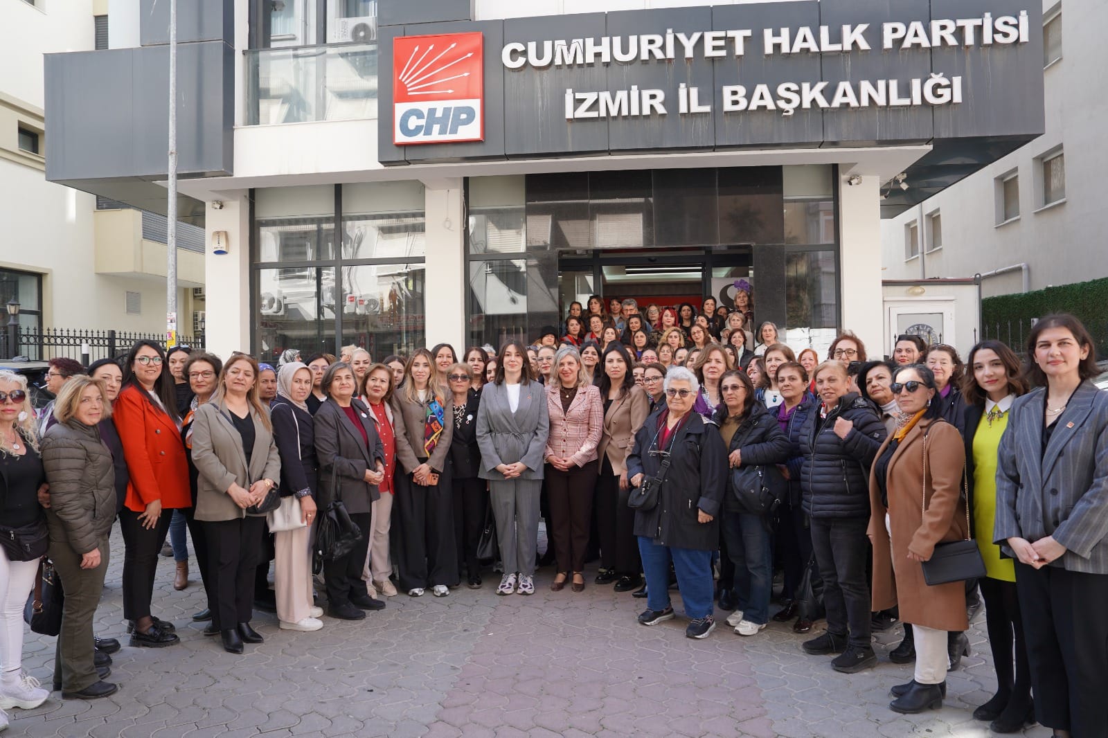 HABER/Sait TEMURCumhuriyet Halk Partisi İzmir İl Kadın Kollarının 8 Mart