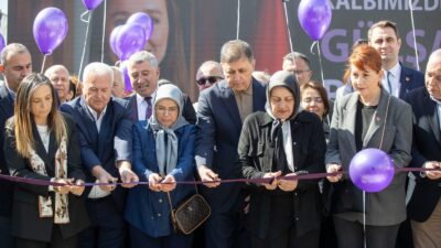 HABER/Sait TEMURİzmir Büyükşehir Belediye Başkanı Dr. Cemil Tugay, 8 Mart