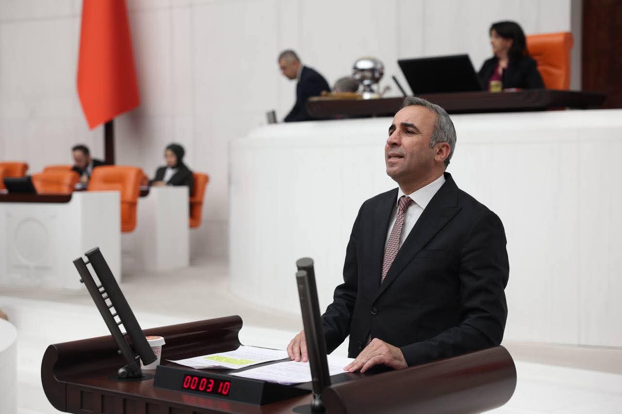 HABER/Sait TEMURDEM Parti İstanbul Milletvekili Celal Fırat 1995 yılında yaşanan